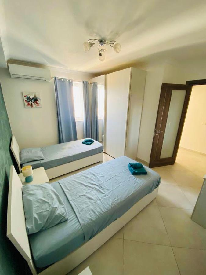 Mela Apartment 1 セント・ポールズ・ベイ エクステリア 写真