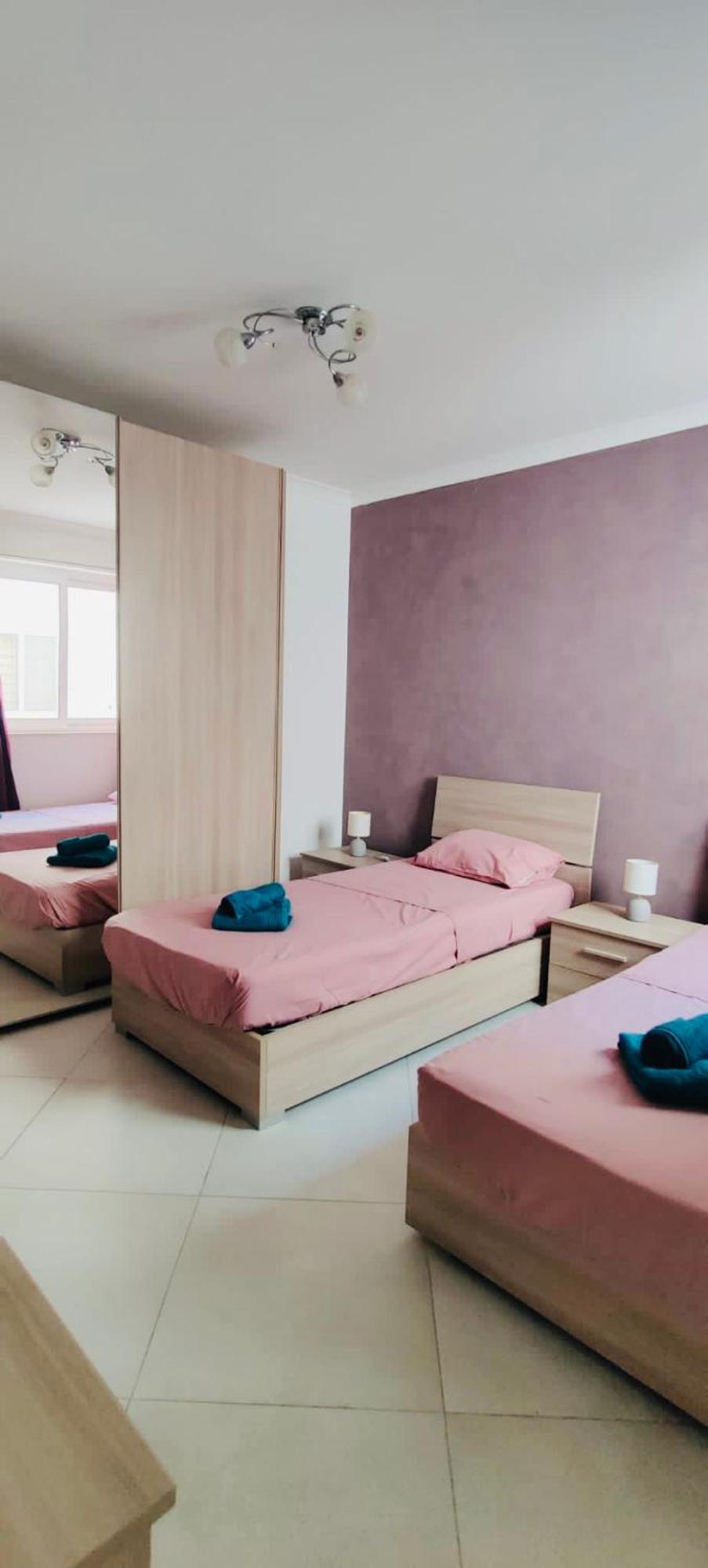 Mela Apartment 1 セント・ポールズ・ベイ エクステリア 写真