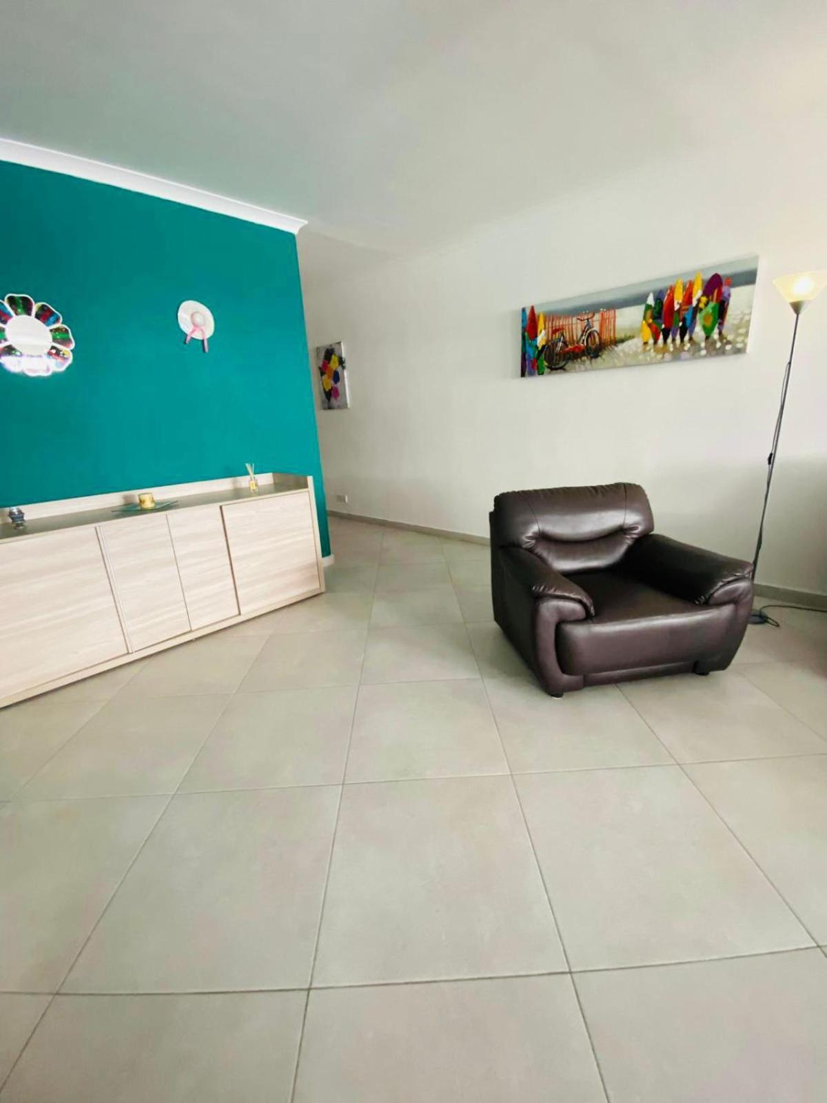 Mela Apartment 1 セント・ポールズ・ベイ エクステリア 写真
