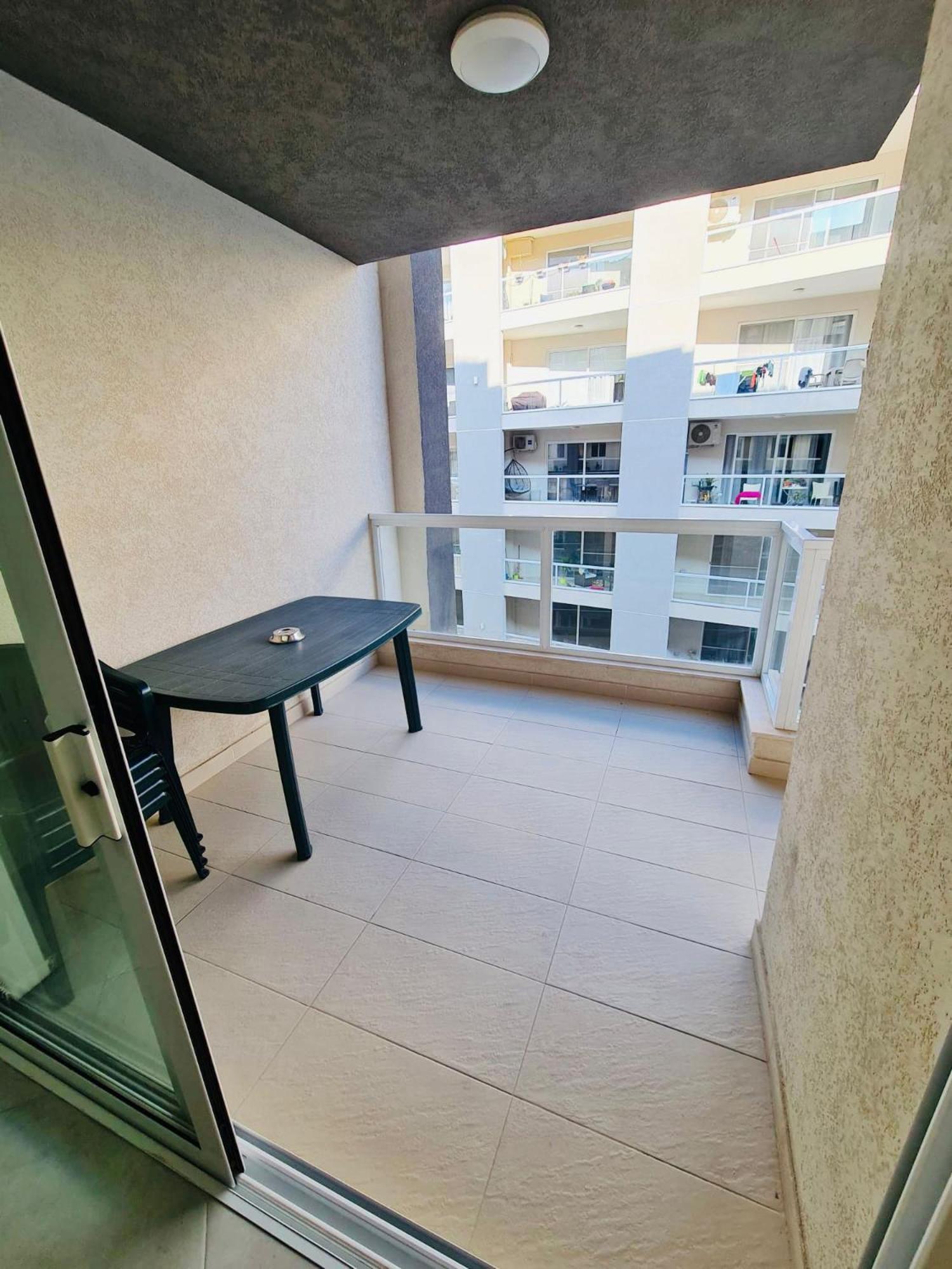 Mela Apartment 1 セント・ポールズ・ベイ エクステリア 写真